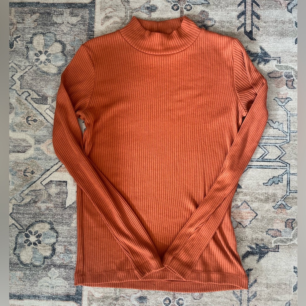 Uniqlo Orange Ribbed Mock Neck Longsleeve